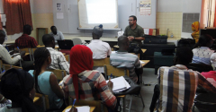 Daniel Castillo dando una charla